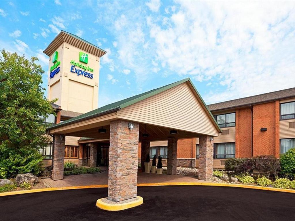 Holiday Inn Express Toronto East - Scarborough By Ihg ภายนอก รูปภาพ