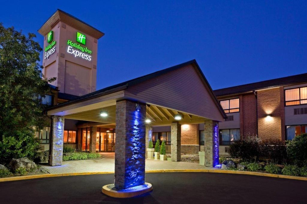 Holiday Inn Express Toronto East - Scarborough By Ihg ภายนอก รูปภาพ