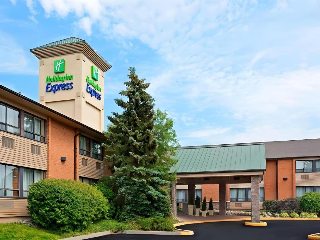 Holiday Inn Express Toronto East - Scarborough By Ihg ภายนอก รูปภาพ