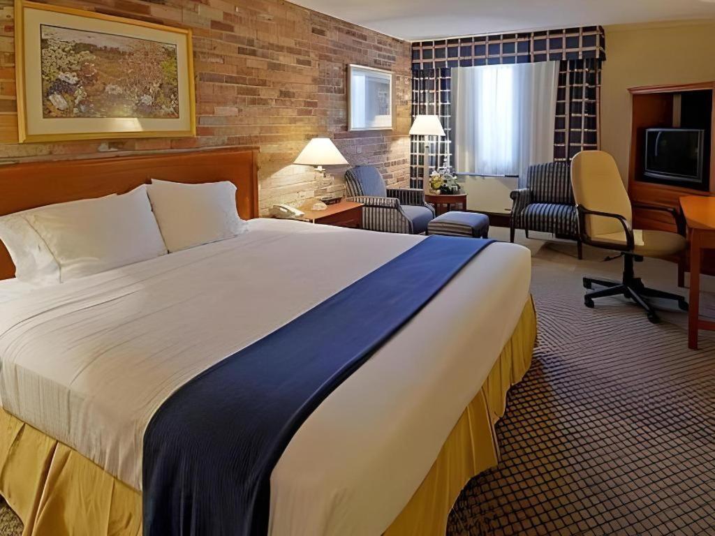Holiday Inn Express Toronto East - Scarborough By Ihg ภายนอก รูปภาพ