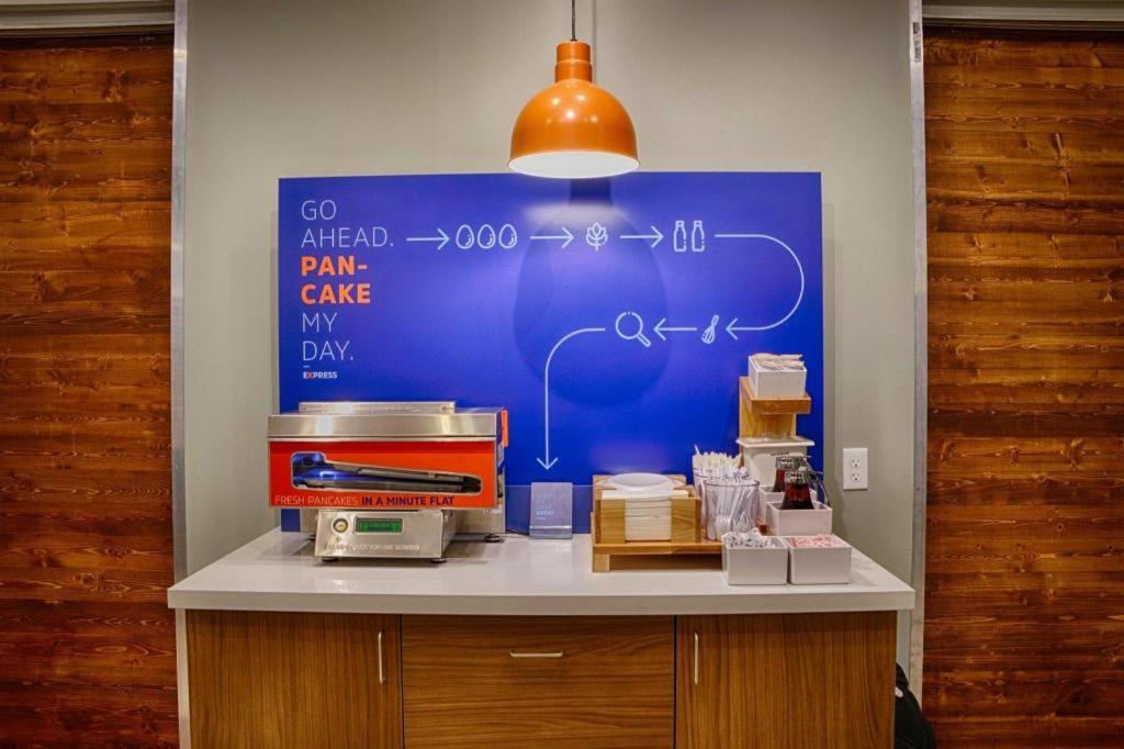 Holiday Inn Express Toronto East - Scarborough By Ihg ภายนอก รูปภาพ